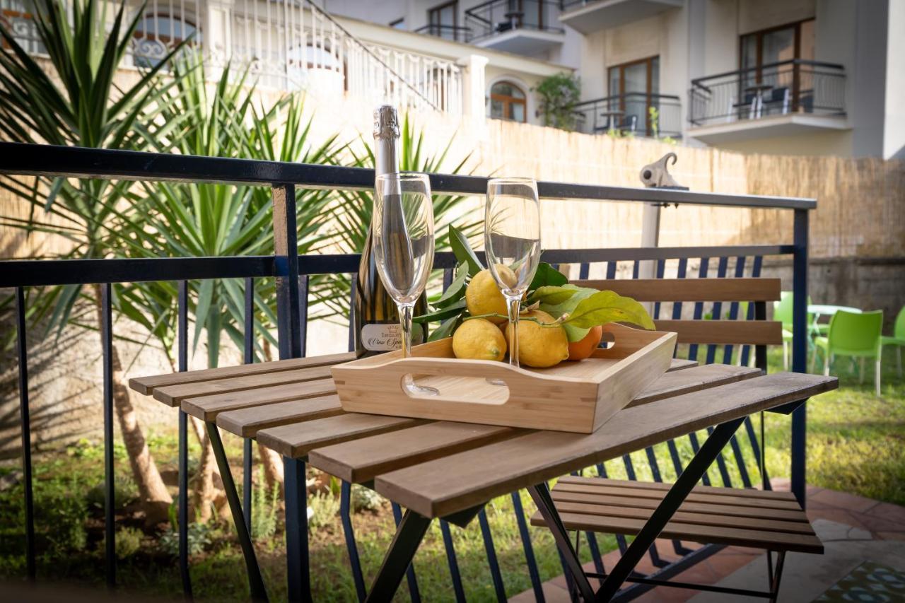 Sorrento Hidden Garden & Rooms מראה חיצוני תמונה
